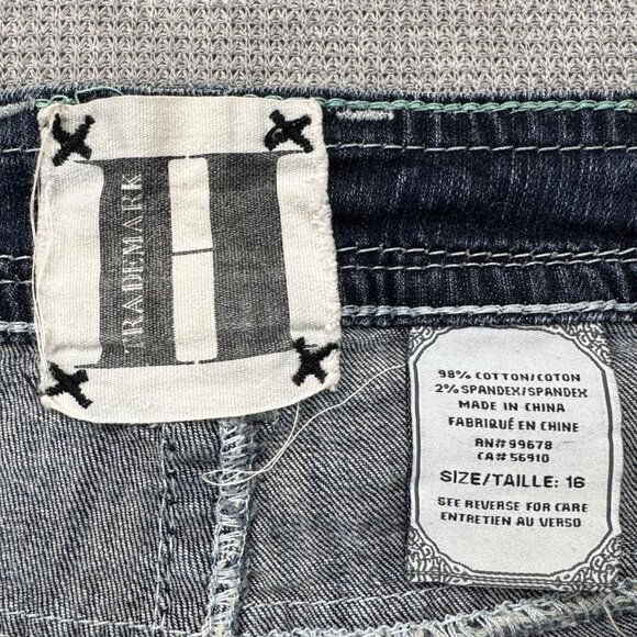 Trademark H Short N Sweet Denim Distressed Bermuda Shorts Size 16 Thick Stitch - Picture 7 of 15